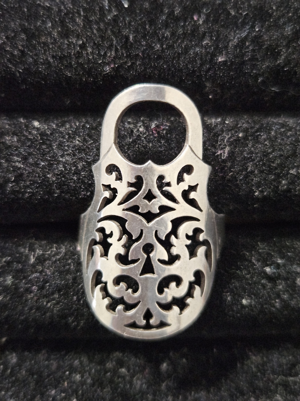 925S Filigree Padlock Ring